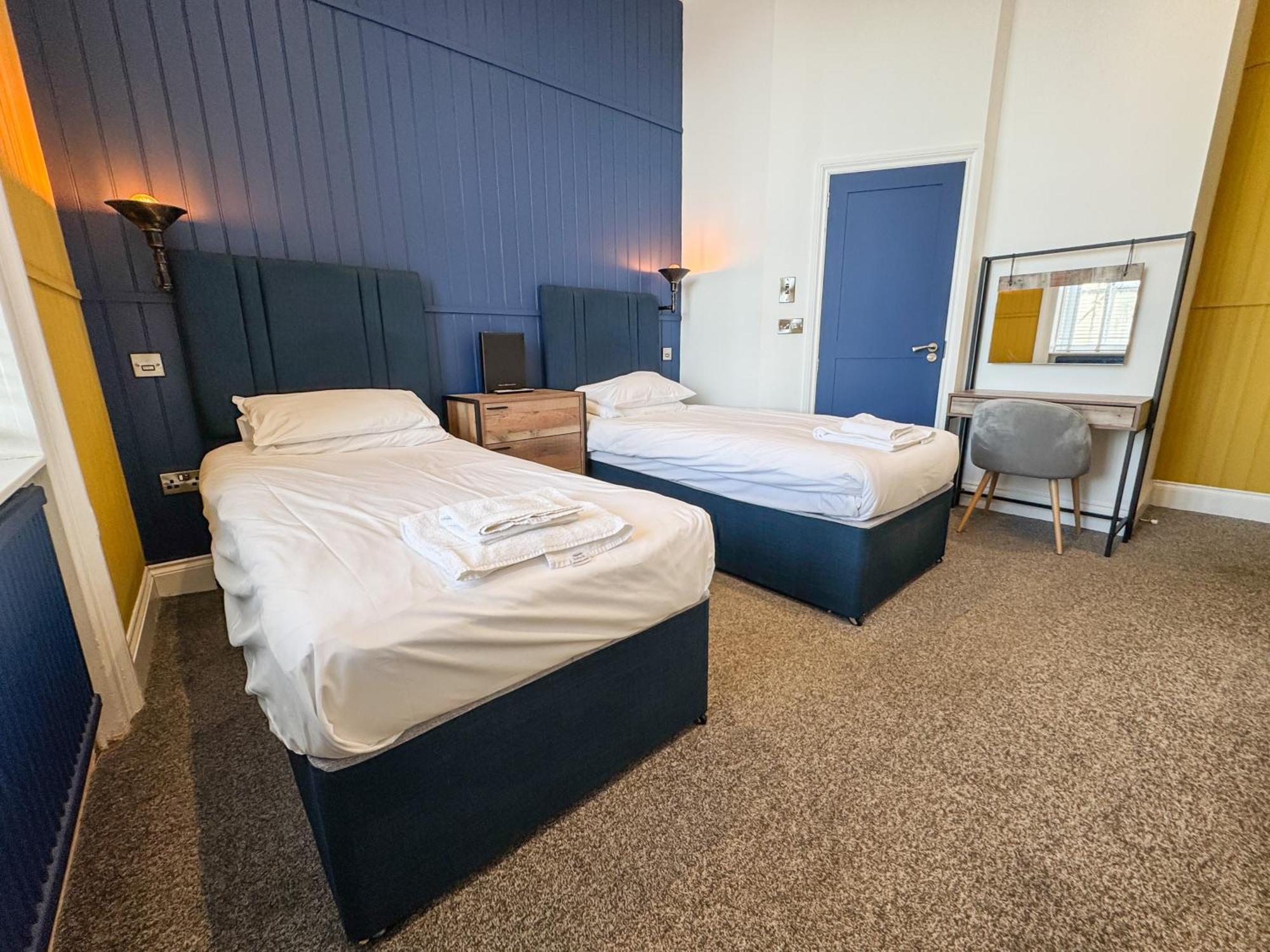 Delmont Hotel Scarborough Extérieur photo