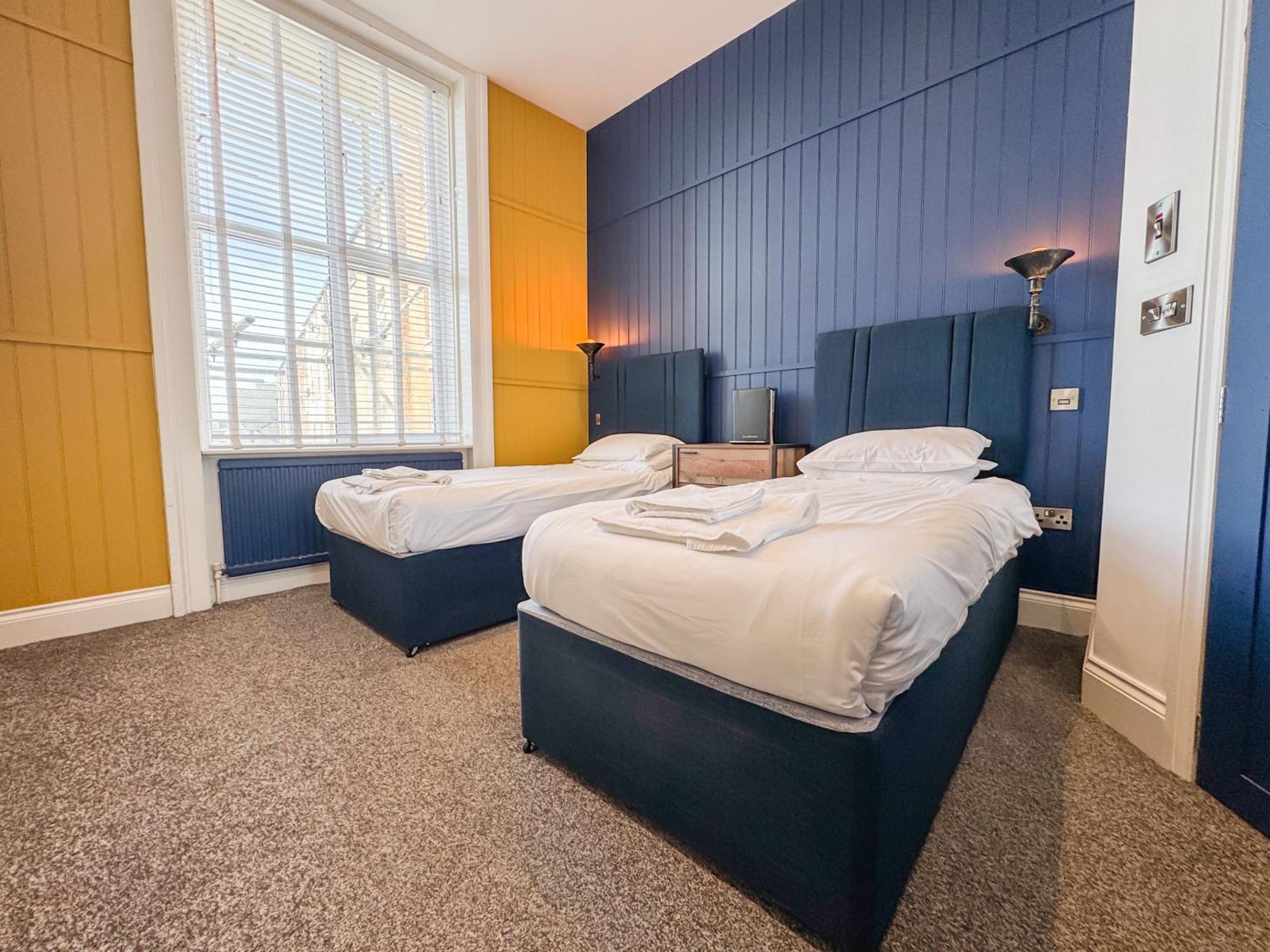Delmont Hotel Scarborough Extérieur photo